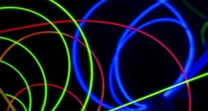 Fibra óptica difusa para iluminación