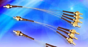 Ensamblajes de cables de fibra óptica