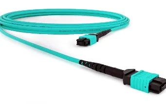Latiguillo de fibra OM4, MPO-MPO.